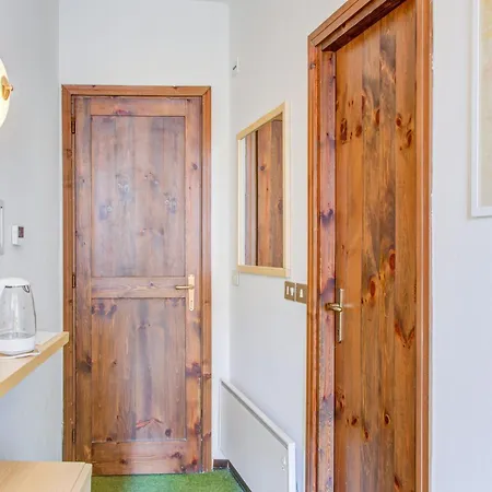 In Cervinia With Access, Cleaning Included Appartamento *